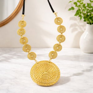 Collar Trama Central